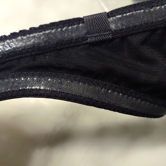 Calvin Klein Strapless Black Push-Up Bra 32C - Picture 4 of 9